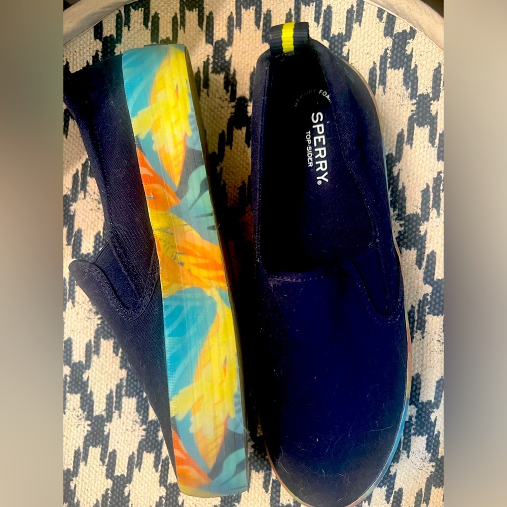 Sperry. Women canvas sneakers